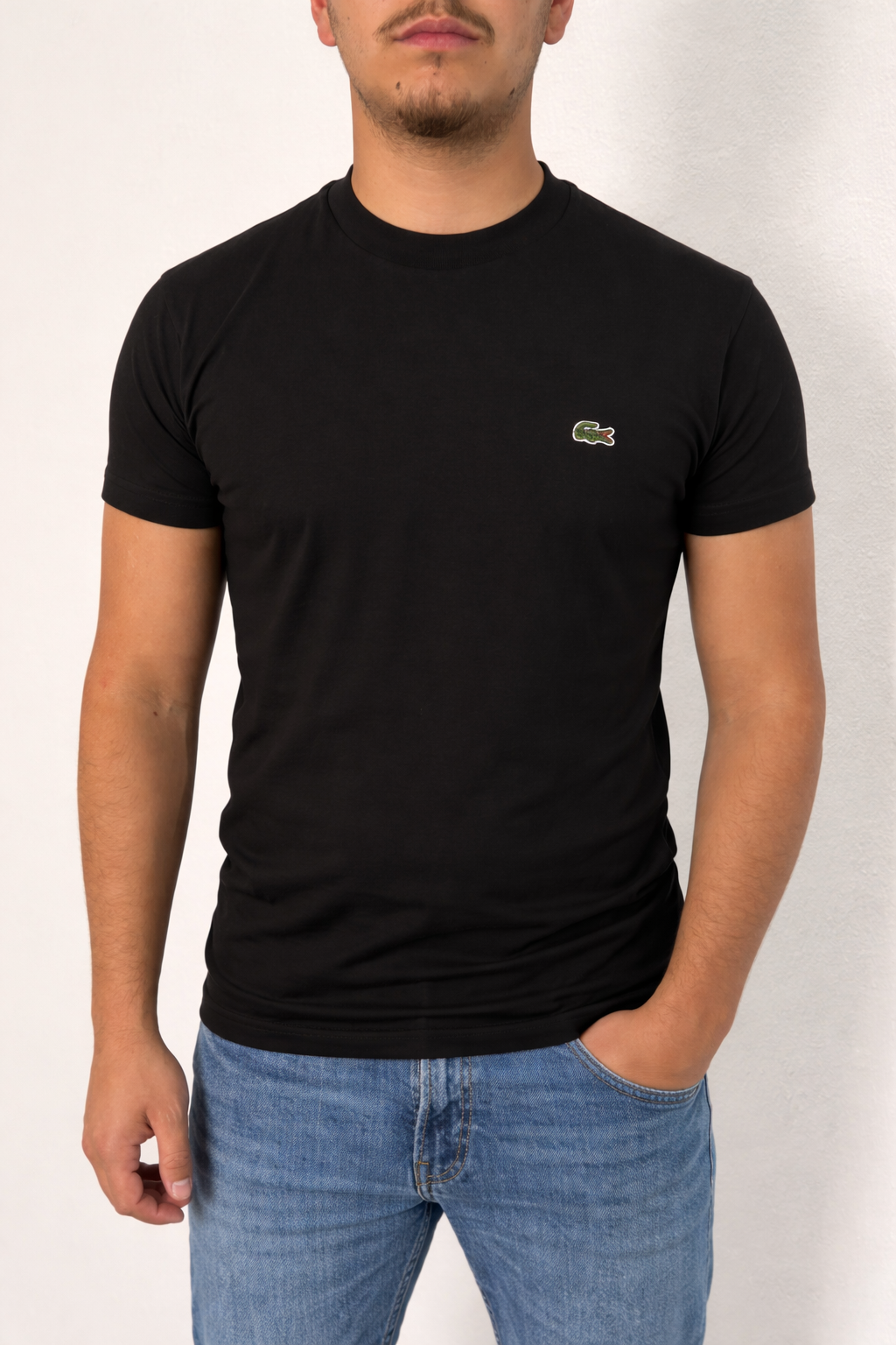 T-shirt Lacoste Preta Classic Fit - Original com Logo Bordado